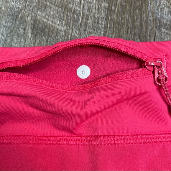 lululemon Dark Pink Speed Up Shorts 2.5" Size 6 - Picture 4 of 7